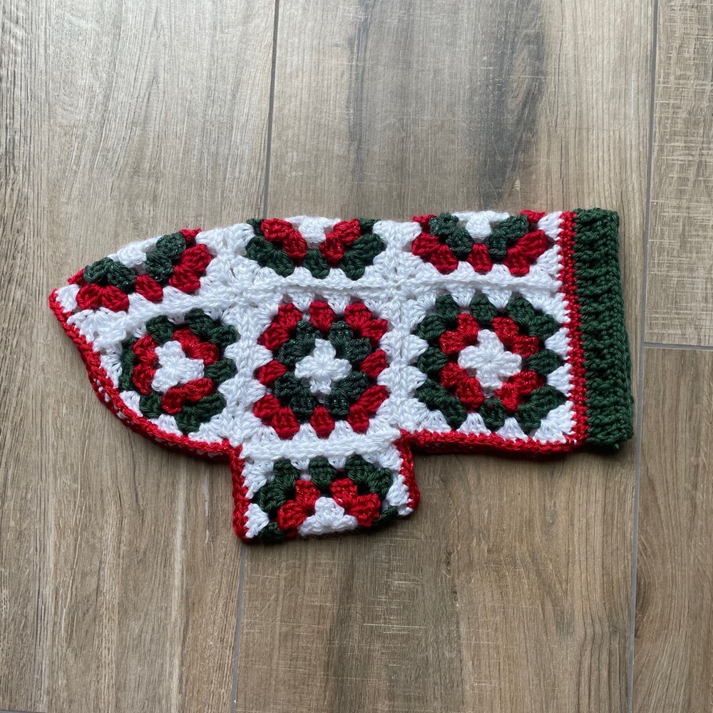 Dog Sweater Medium Crochet Christmas Holiday White Green Red - Picture 4 of 9